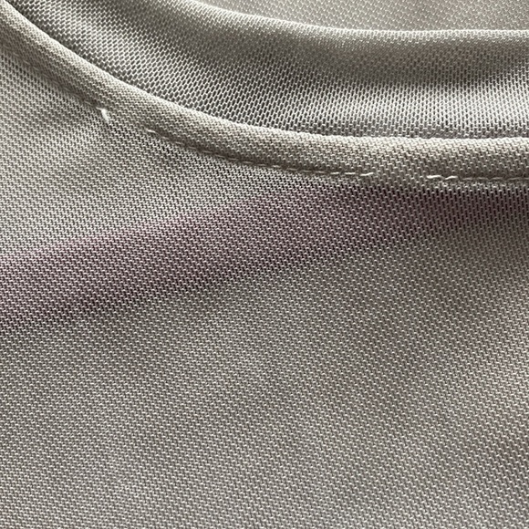 Trame light gray Womens Ruffle Sleeve T Shirt  Gorgeous ruffled sleeves. Large - Picture 10 of 10